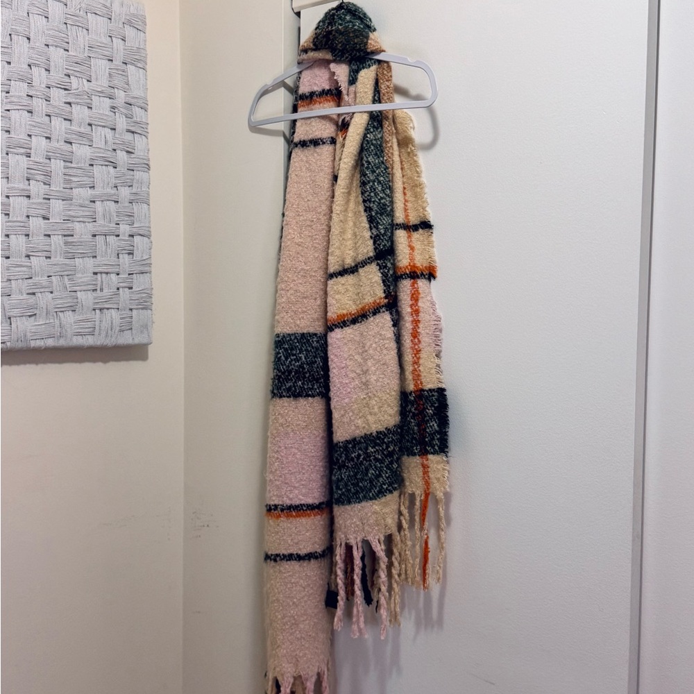 Steve Madden scarf